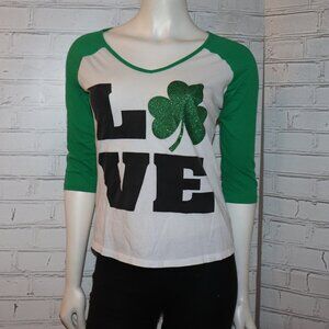 🍀💚 Ultra Flirt Shamrock Tee · Size M · Lucky & Lighthearted